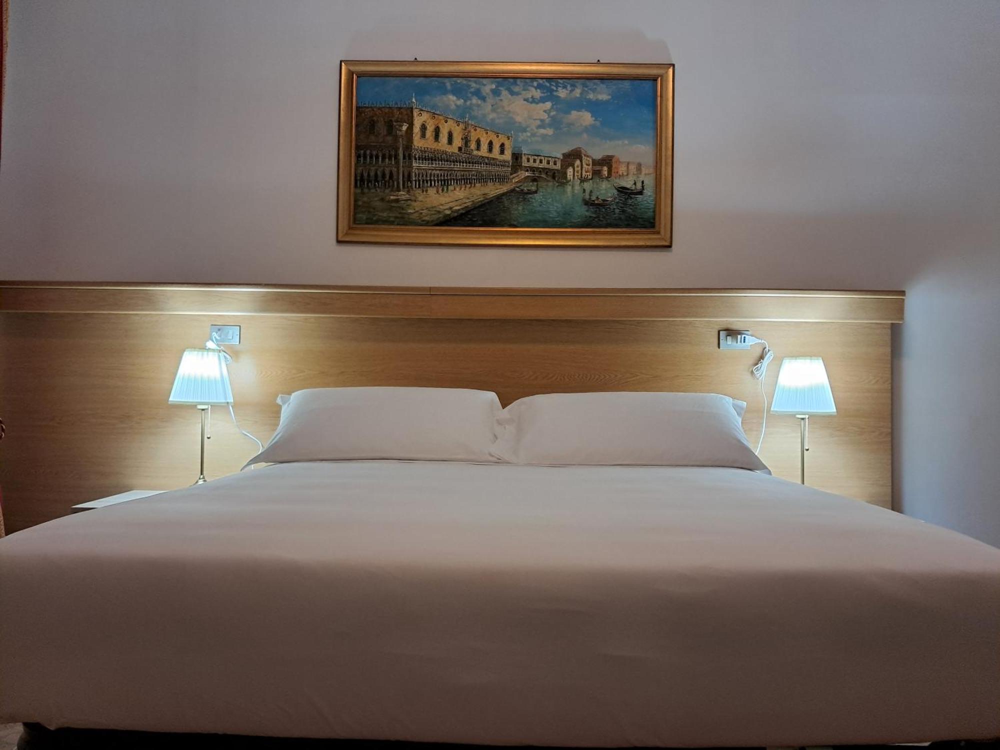 Hotel Tito 2 Mestre Eksteriør billede