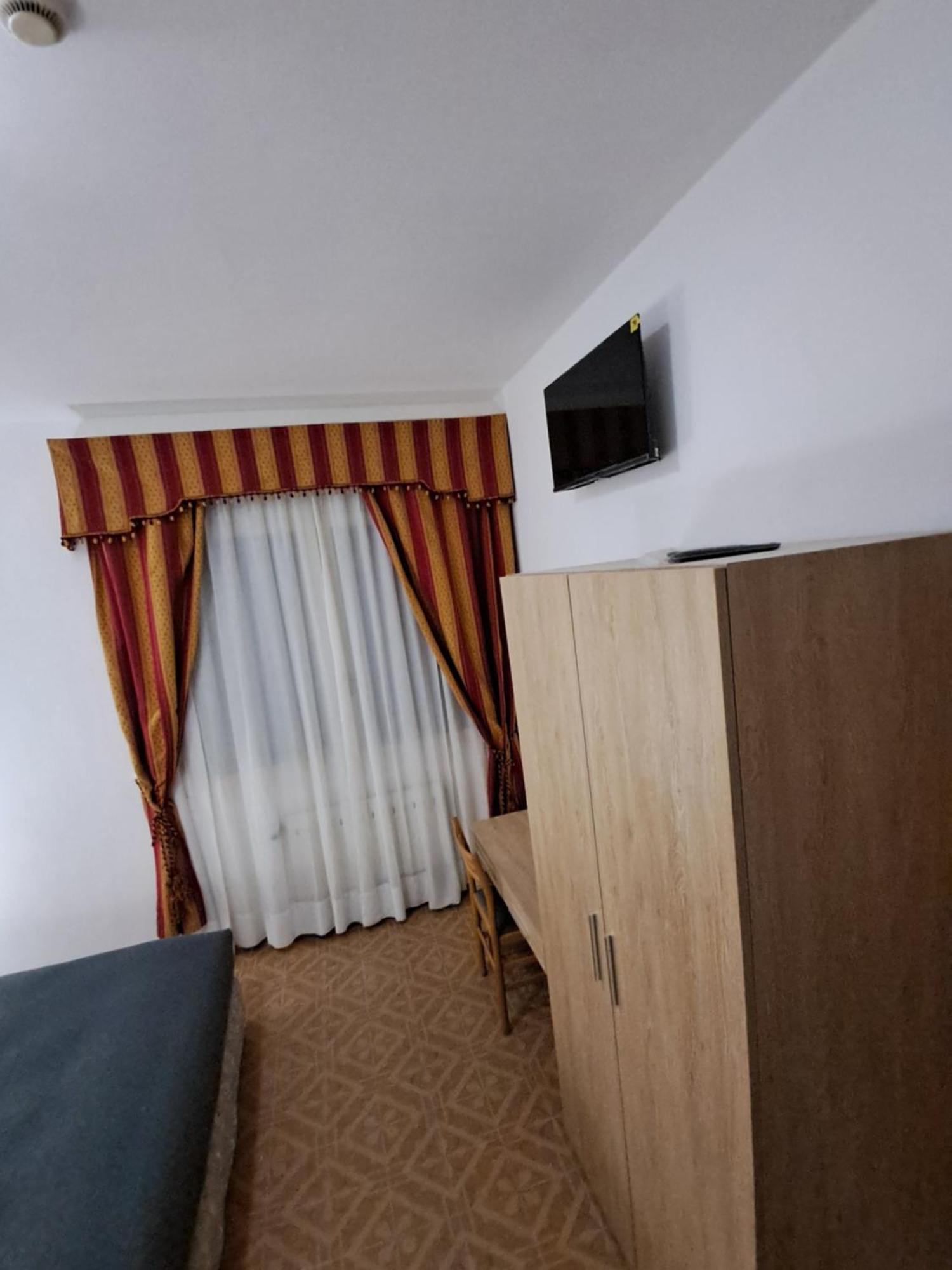 Hotel Tito 2 Mestre Eksteriør billede