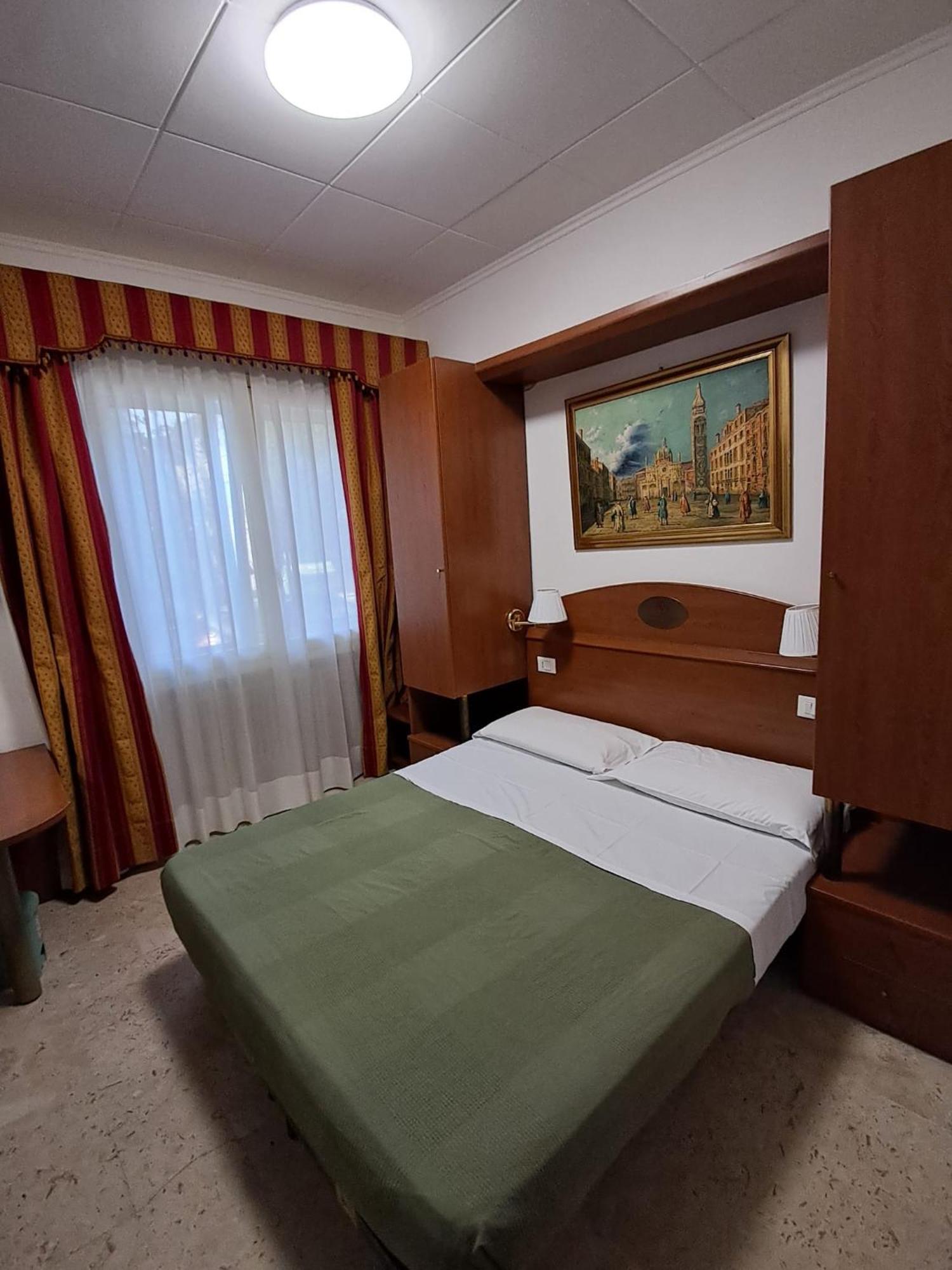 Hotel Tito 2 Mestre Eksteriør billede