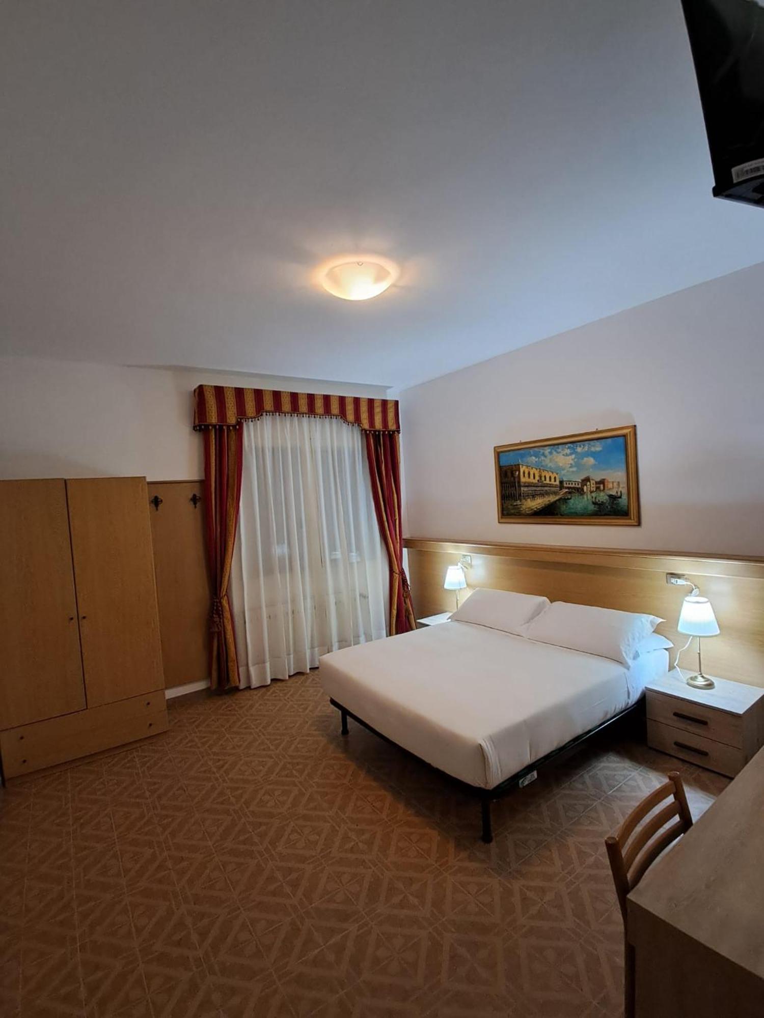 Hotel Tito 2 Mestre Eksteriør billede